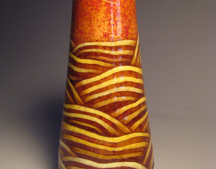 Jarrón Ref.24 Recuerdos de Nubia. Esmalte pintado con oxidaciones sobre cobre. 14x32.5cm