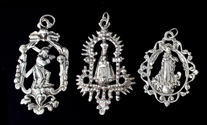 Medallas Ref.482-481-483 Cristo Calvario 7x4cm. Virgen de los picos 7x4cm. Inmaculada 6x4cm